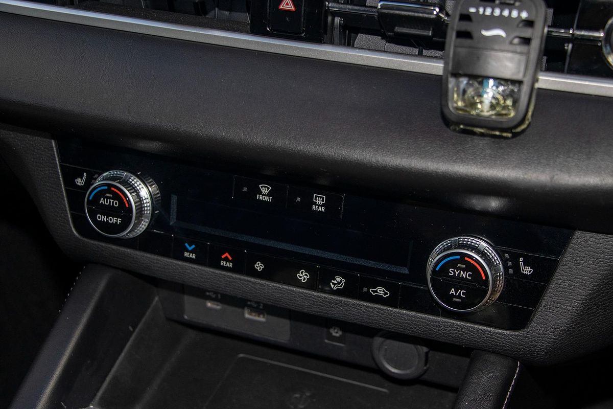 2021 Mitsubishi Outlander Exceed ZM