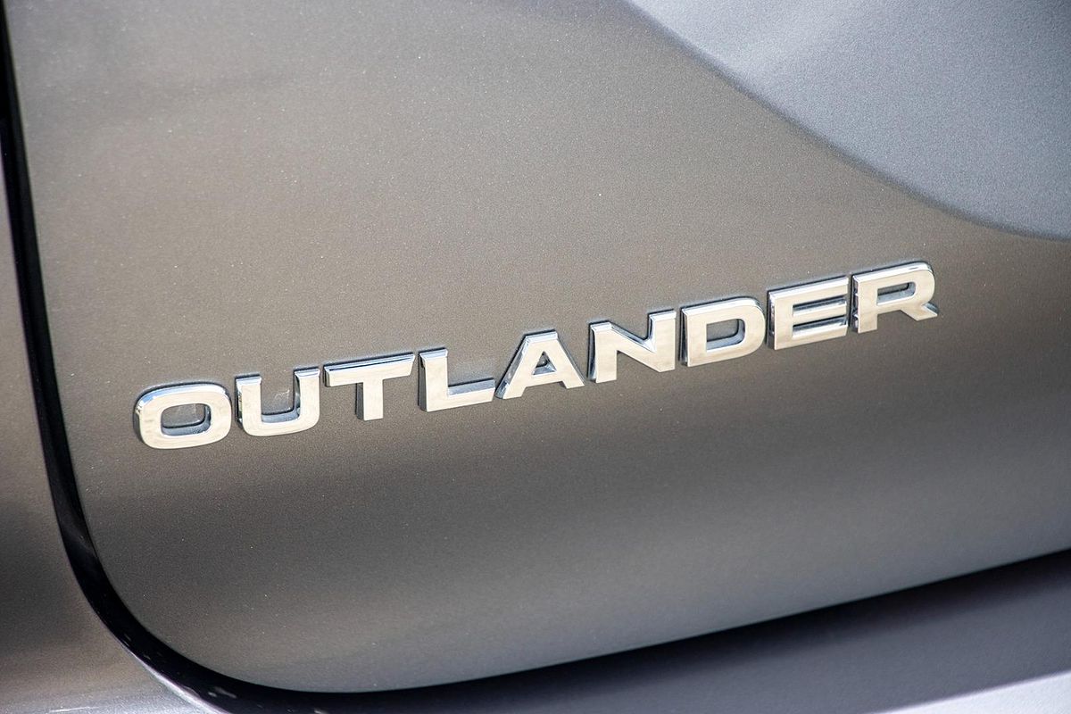 2021 Mitsubishi Outlander Exceed ZM
