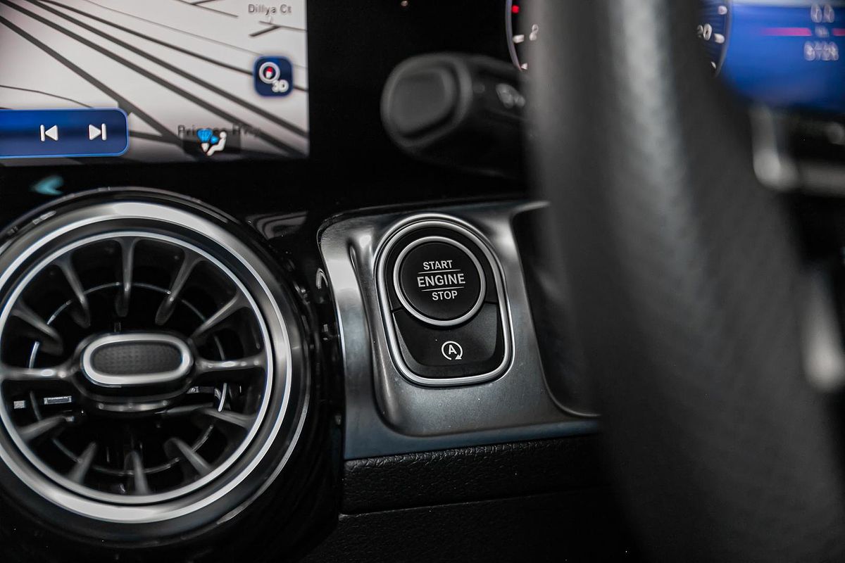 2024 Mercedes-Benz GLB-Class GLB200 X247