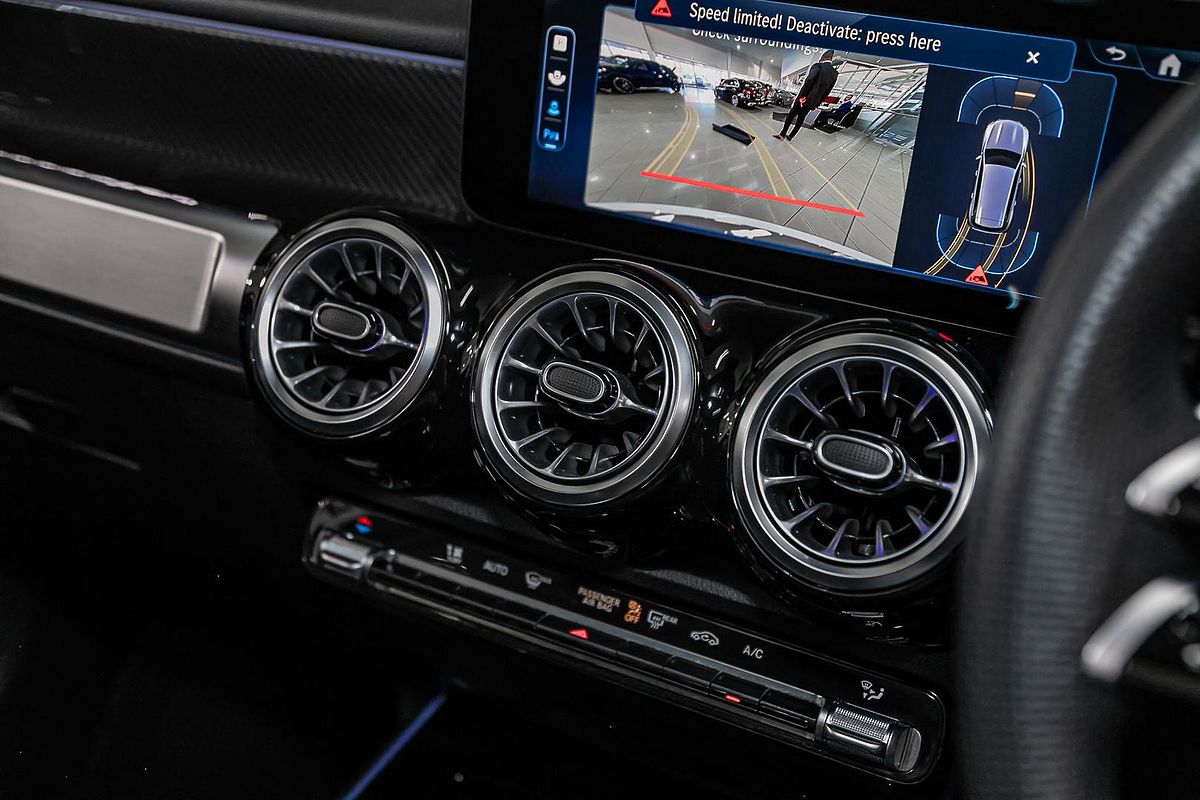 2024 Mercedes-Benz GLB-Class GLB200 X247