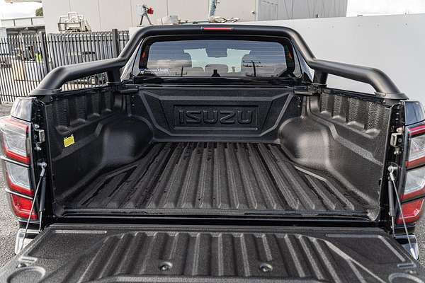 2024 Isuzu D-MAX BLADE 4X4
