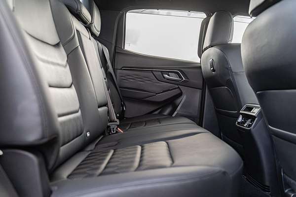 2024 Isuzu D-MAX BLADE 4X4