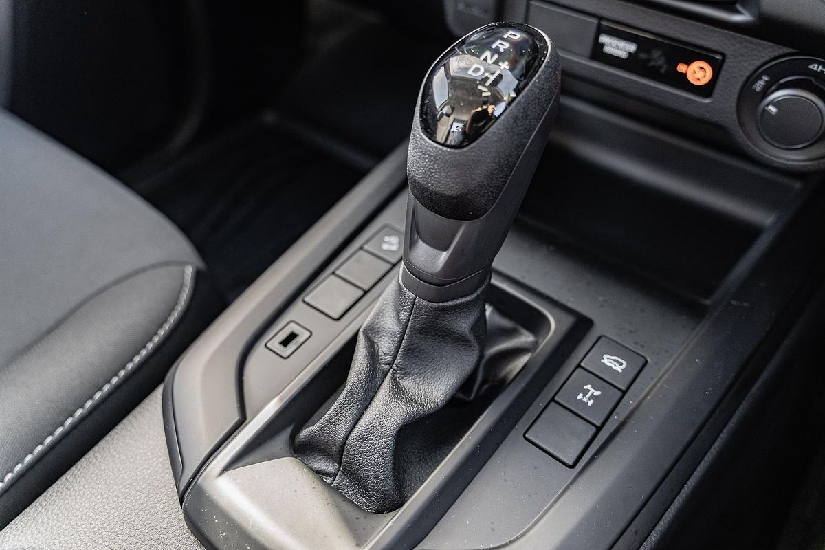 2025 Isuzu D-MAX SX 4X4