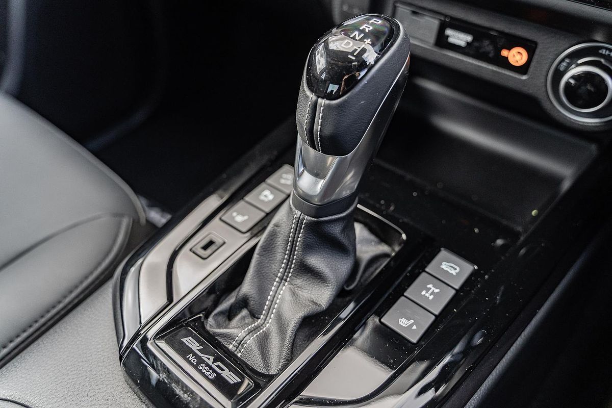 2024 Isuzu D-MAX BLADE 4X4
