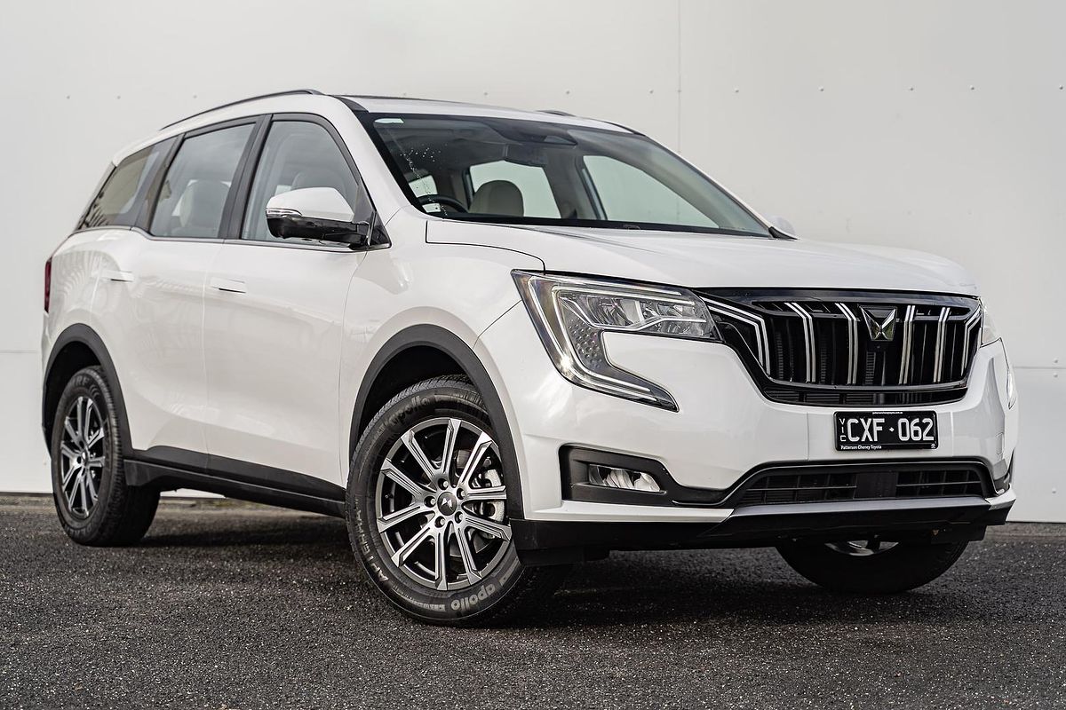 2023 Mahindra XUV700 AX7L