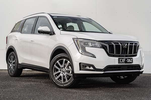 2023 Mahindra XUV700 AX7L