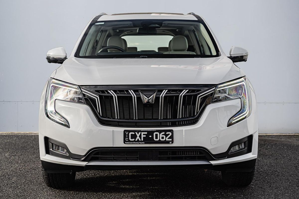 2023 Mahindra XUV700 AX7L