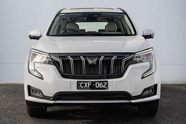2023 Mahindra XUV700 AX7L