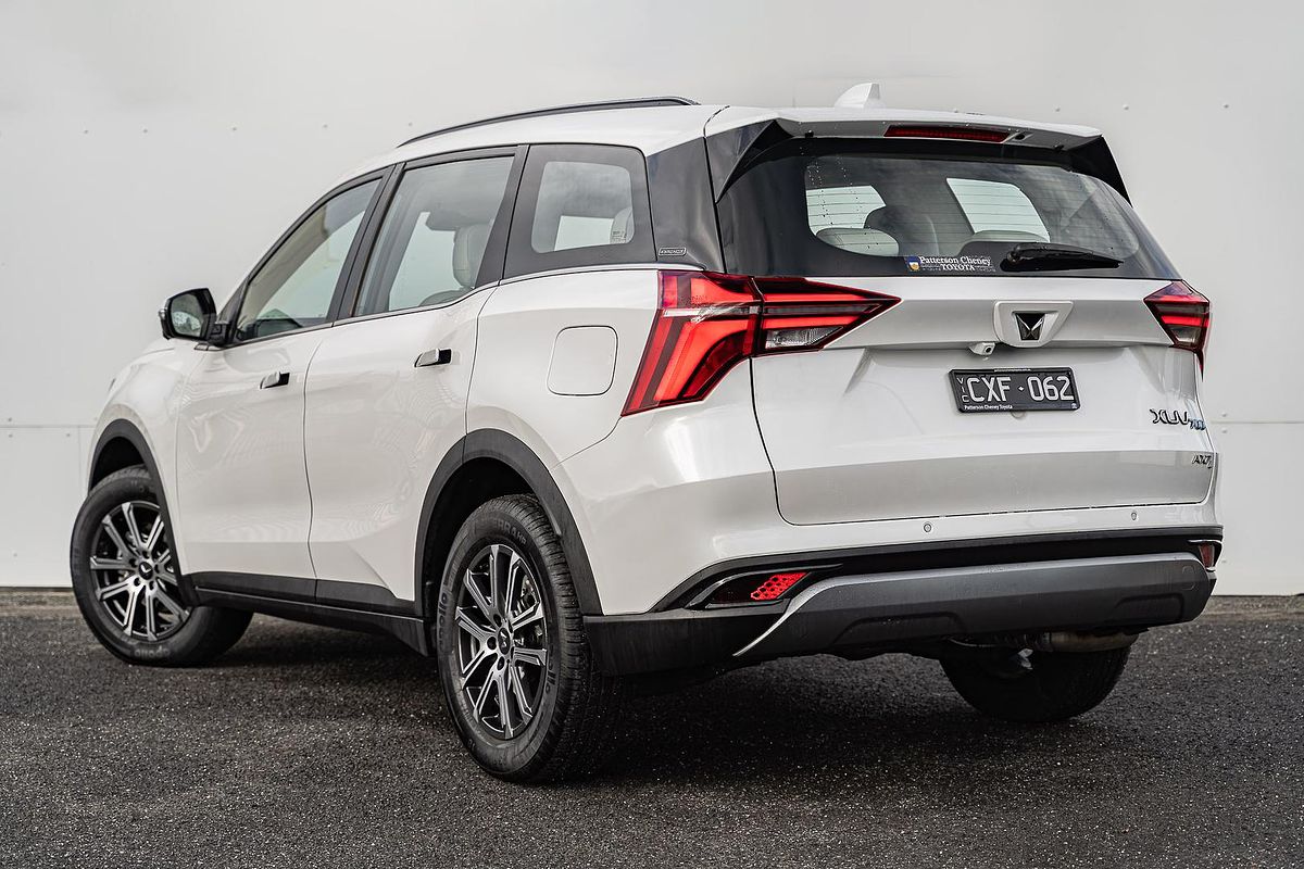 2023 Mahindra XUV700 AX7L