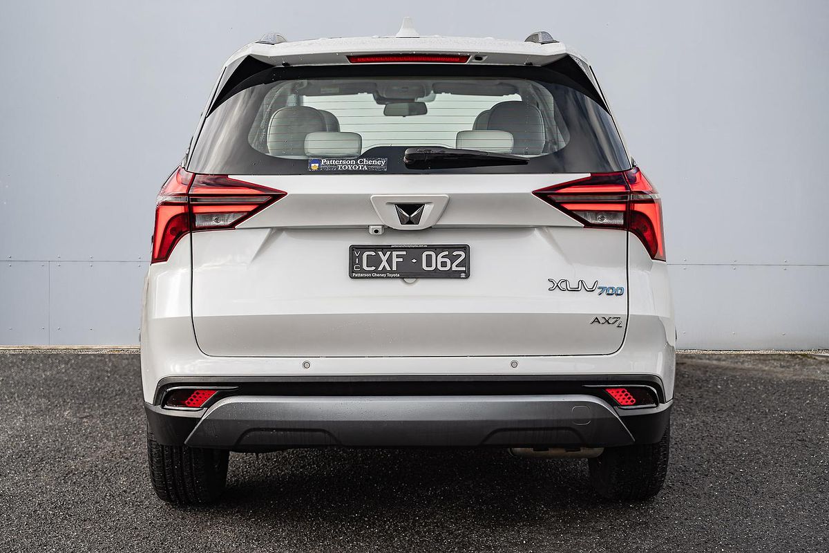 2023 Mahindra XUV700 AX7L