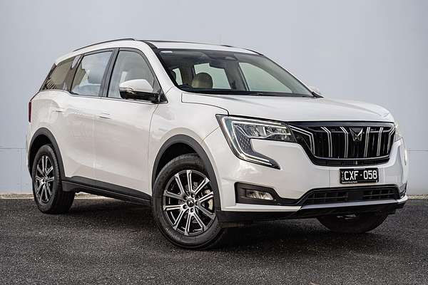 2023 Mahindra XUV700 AX7L