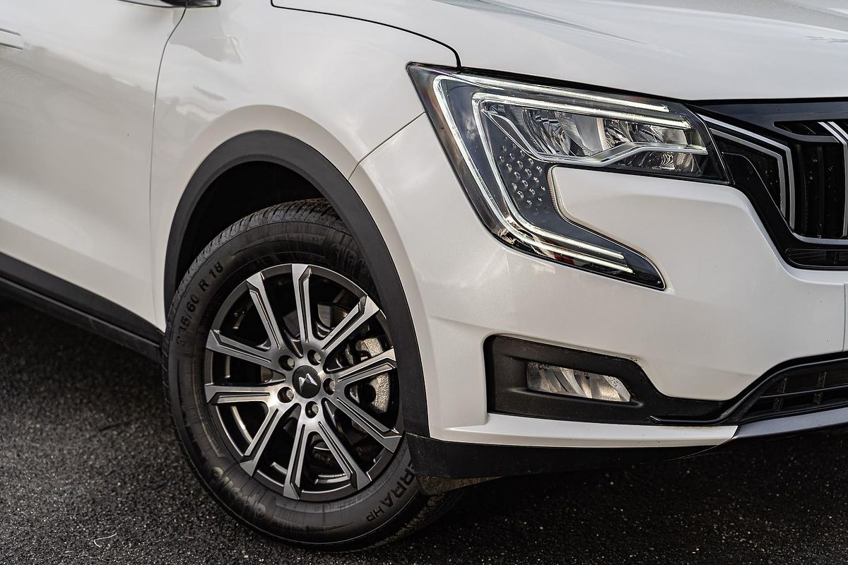 2023 Mahindra XUV700 AX7L