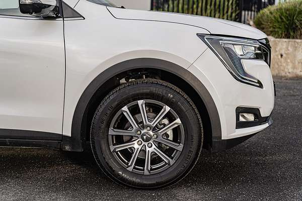 2023 Mahindra XUV700 AX7L