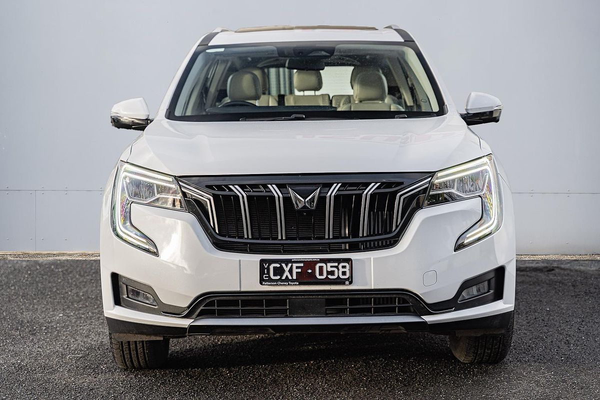 2023 Mahindra XUV700 AX7L