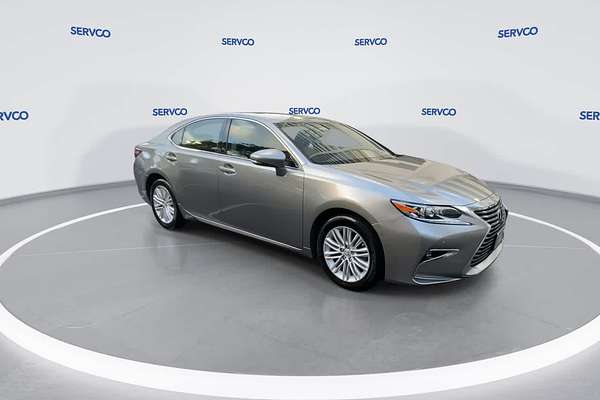 2016 Lexus ES