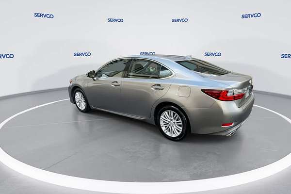 2016 Lexus ES