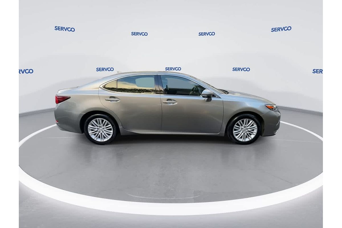 2016 Lexus ES