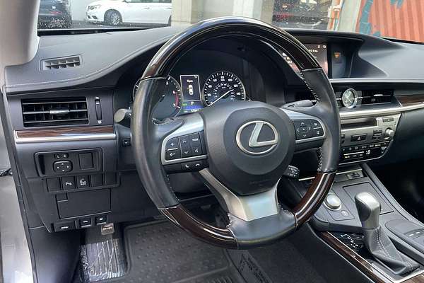 2016 Lexus ES