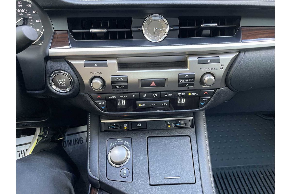2016 Lexus ES