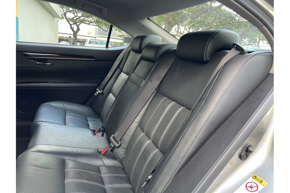 2016 Lexus ES