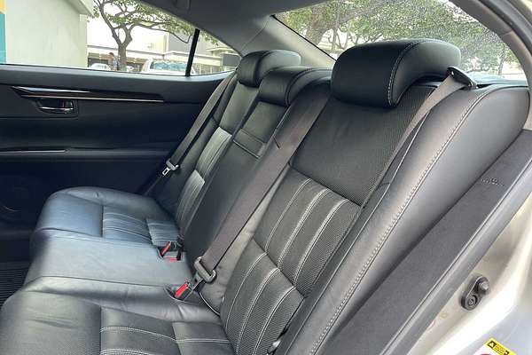 2016 Lexus ES