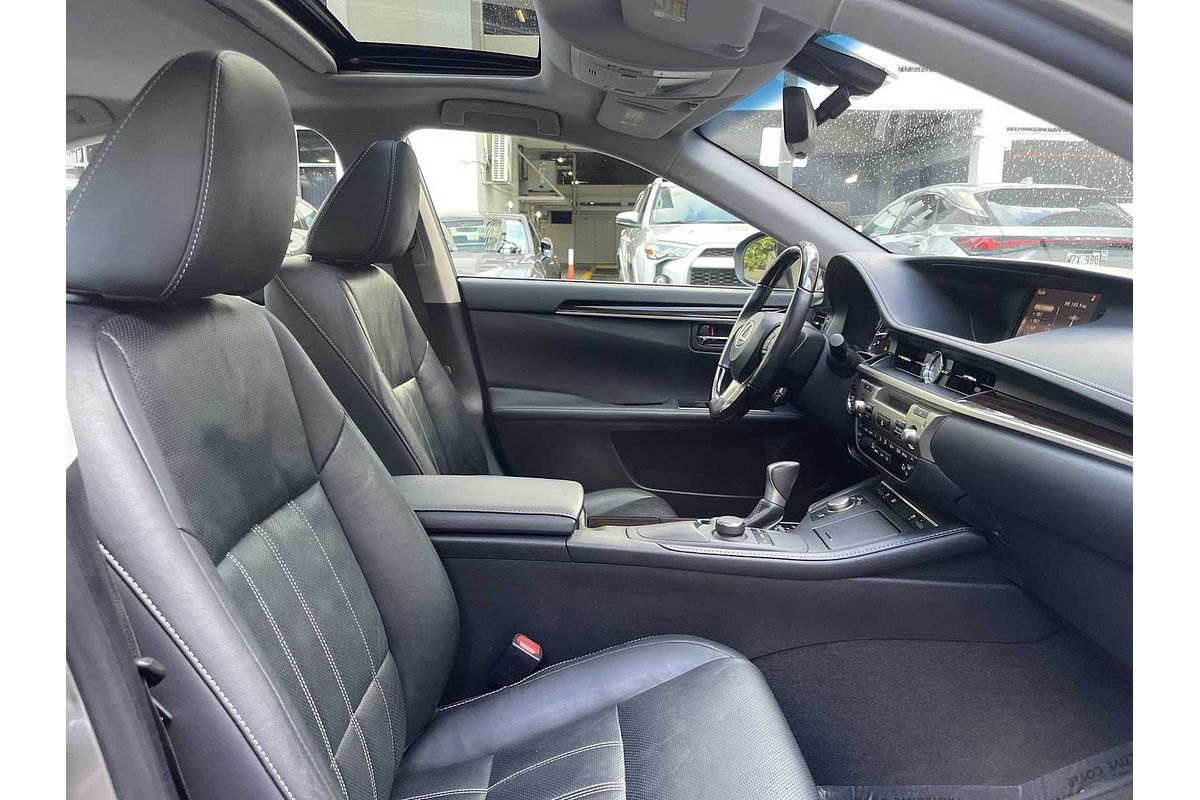 2016 Lexus ES