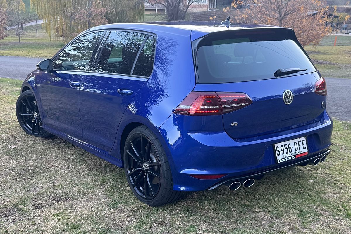 2015 Volkswagen Golf R Wolfsburg Edition 7