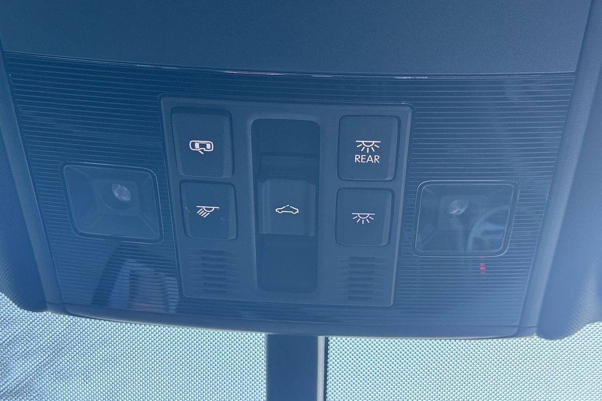 2015 Volkswagen Golf R Wolfsburg Edition 7