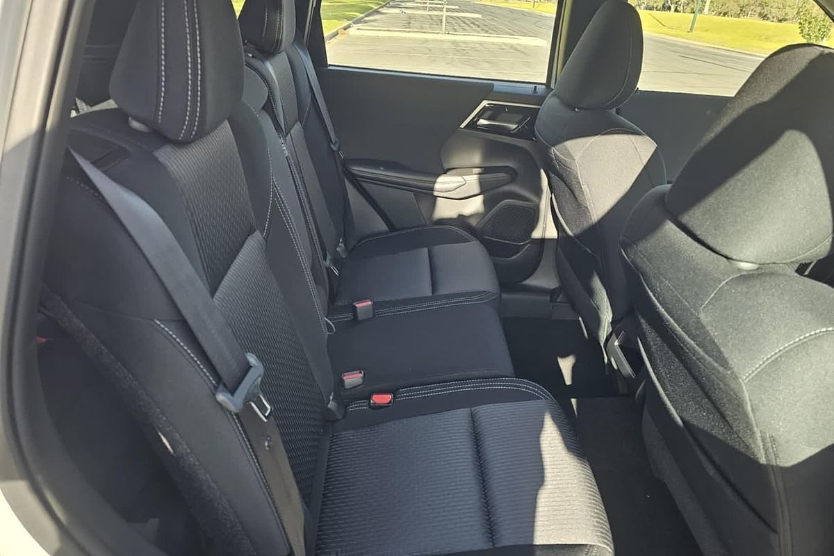 2024 Mitsubishi Outlander ES ZM