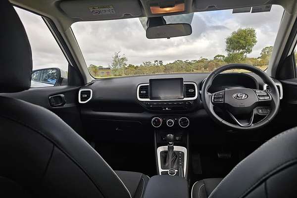2025 Hyundai Venue Active QX.V5