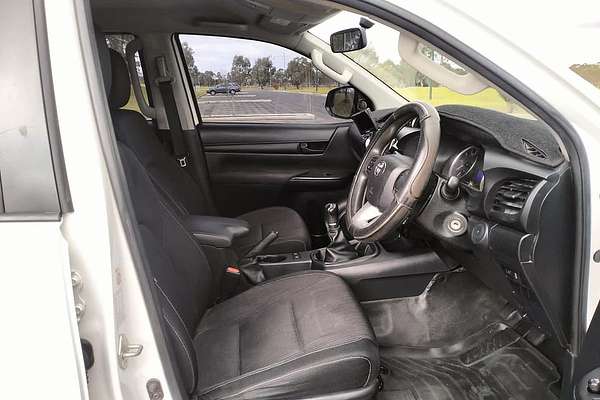 2017 Toyota Hilux SR GUN126R 4X4