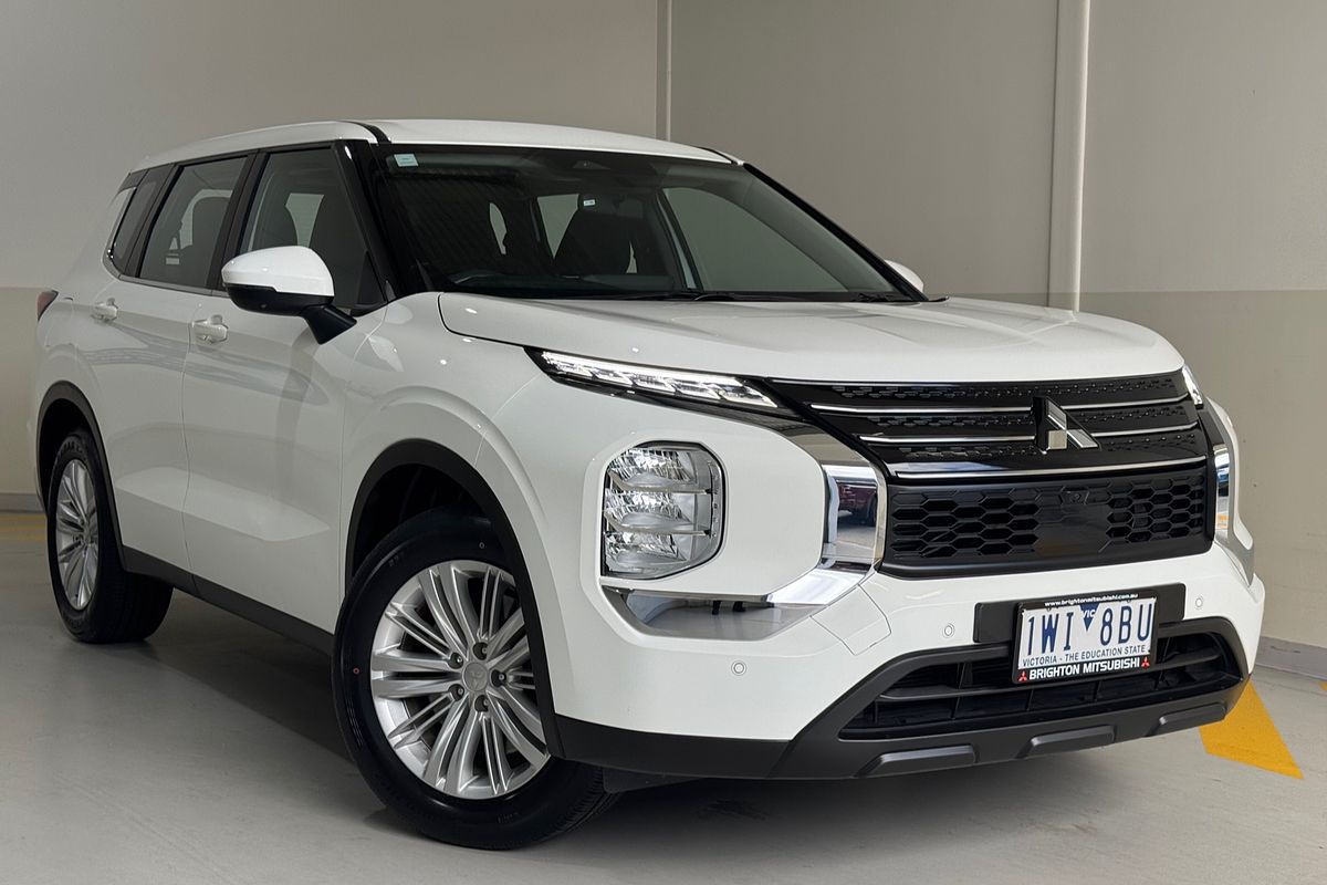 2022 Mitsubishi Outlander ES ZM