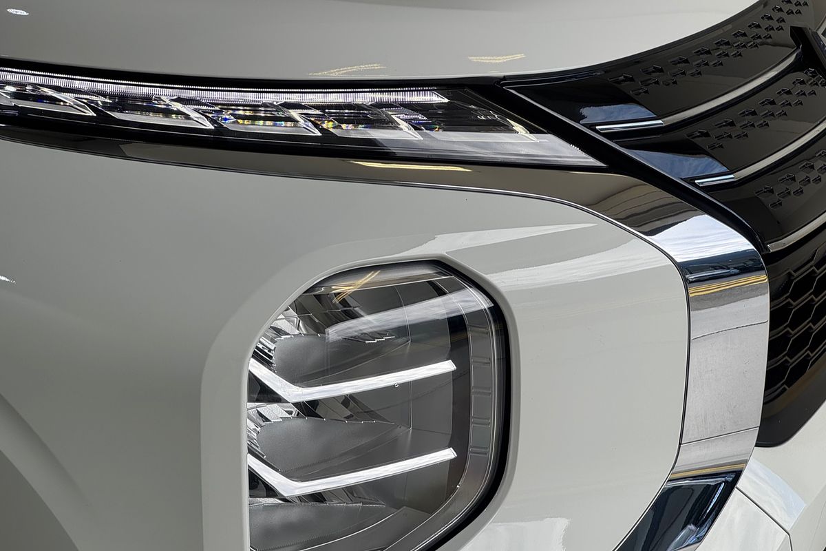 2022 Mitsubishi Outlander ES ZM