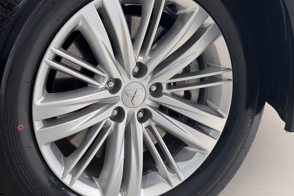 2022 Mitsubishi Outlander ES ZM