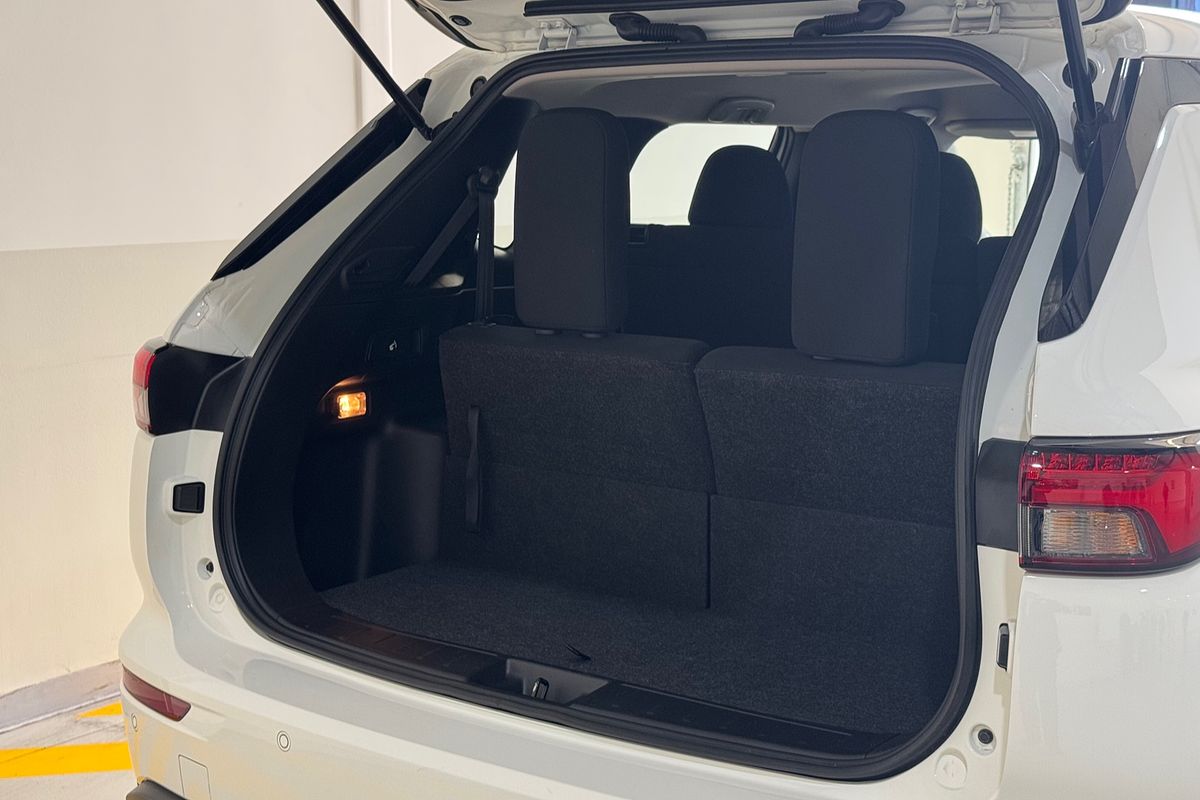 2022 Mitsubishi Outlander ES ZM