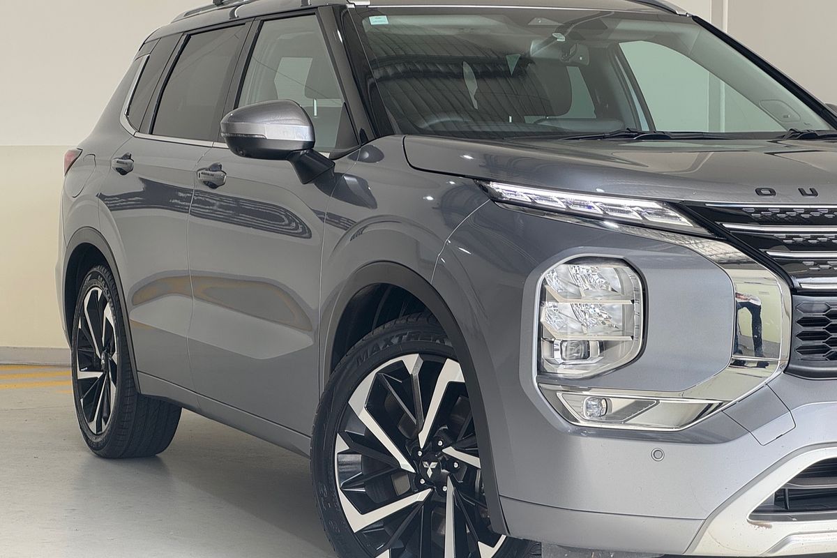 2023 Mitsubishi Outlander Exceed ZM