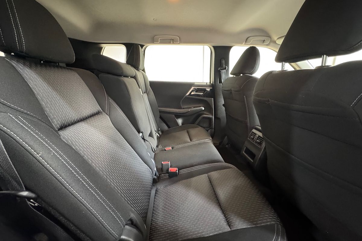 2022 Mitsubishi Outlander ES ZM