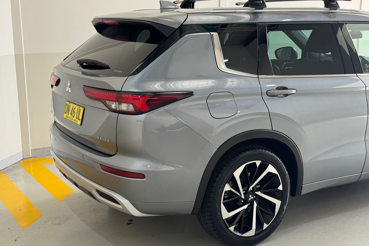 2023 Mitsubishi Outlander Exceed ZM