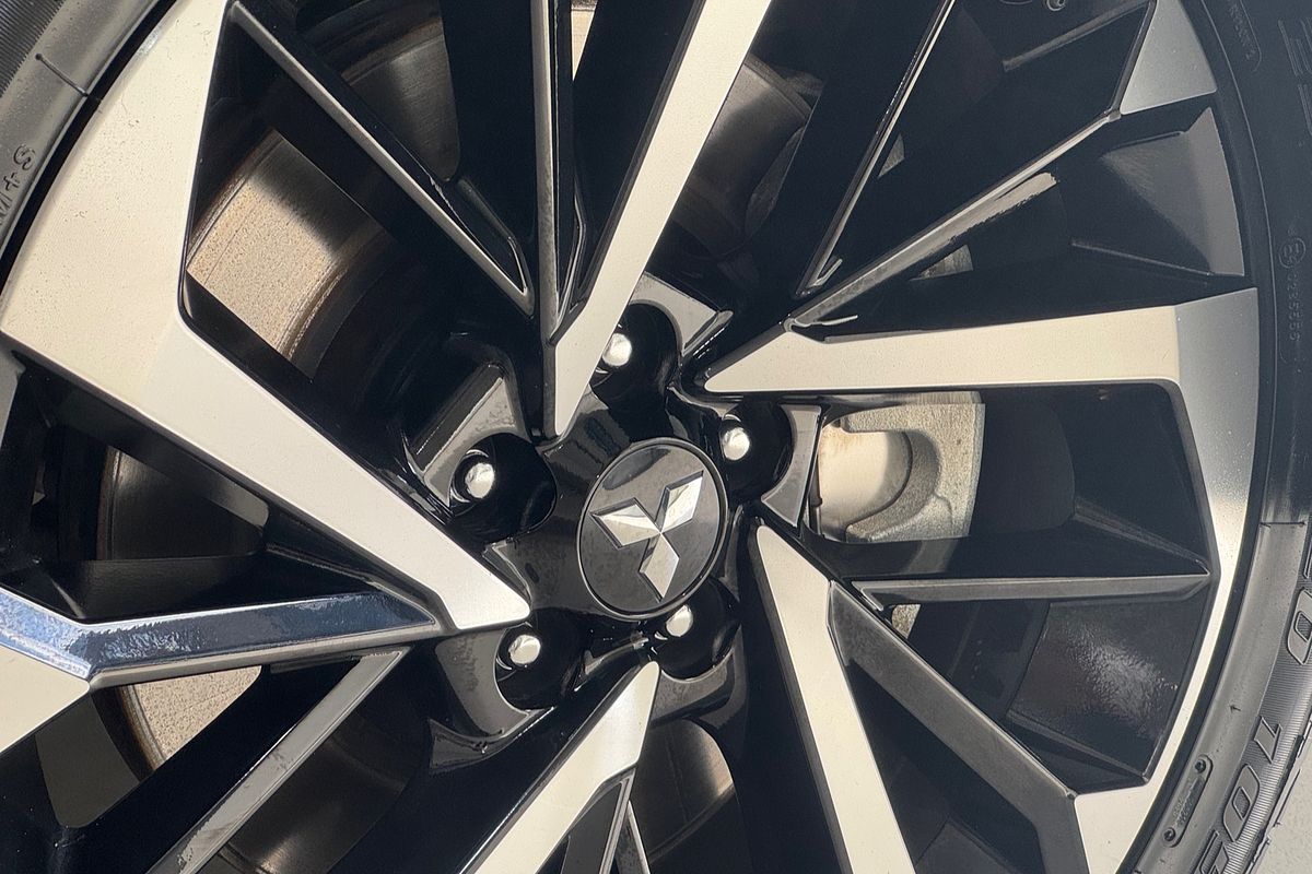 2023 Mitsubishi Outlander Exceed ZM