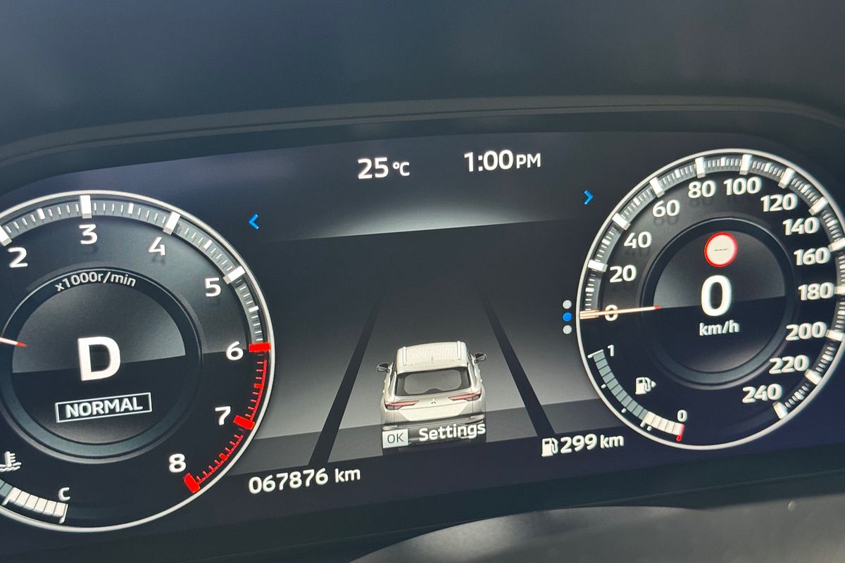 2023 Mitsubishi Outlander Exceed ZM