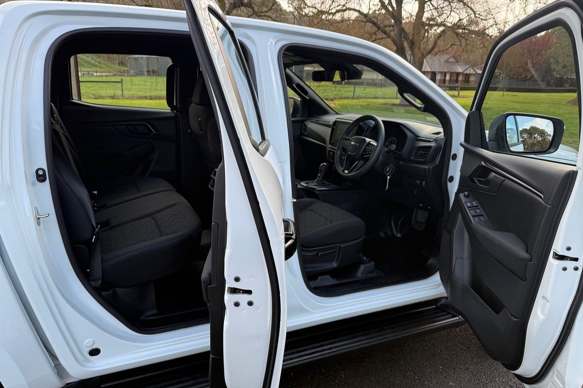 2025 Isuzu D-MAX X-RIDER 4X4