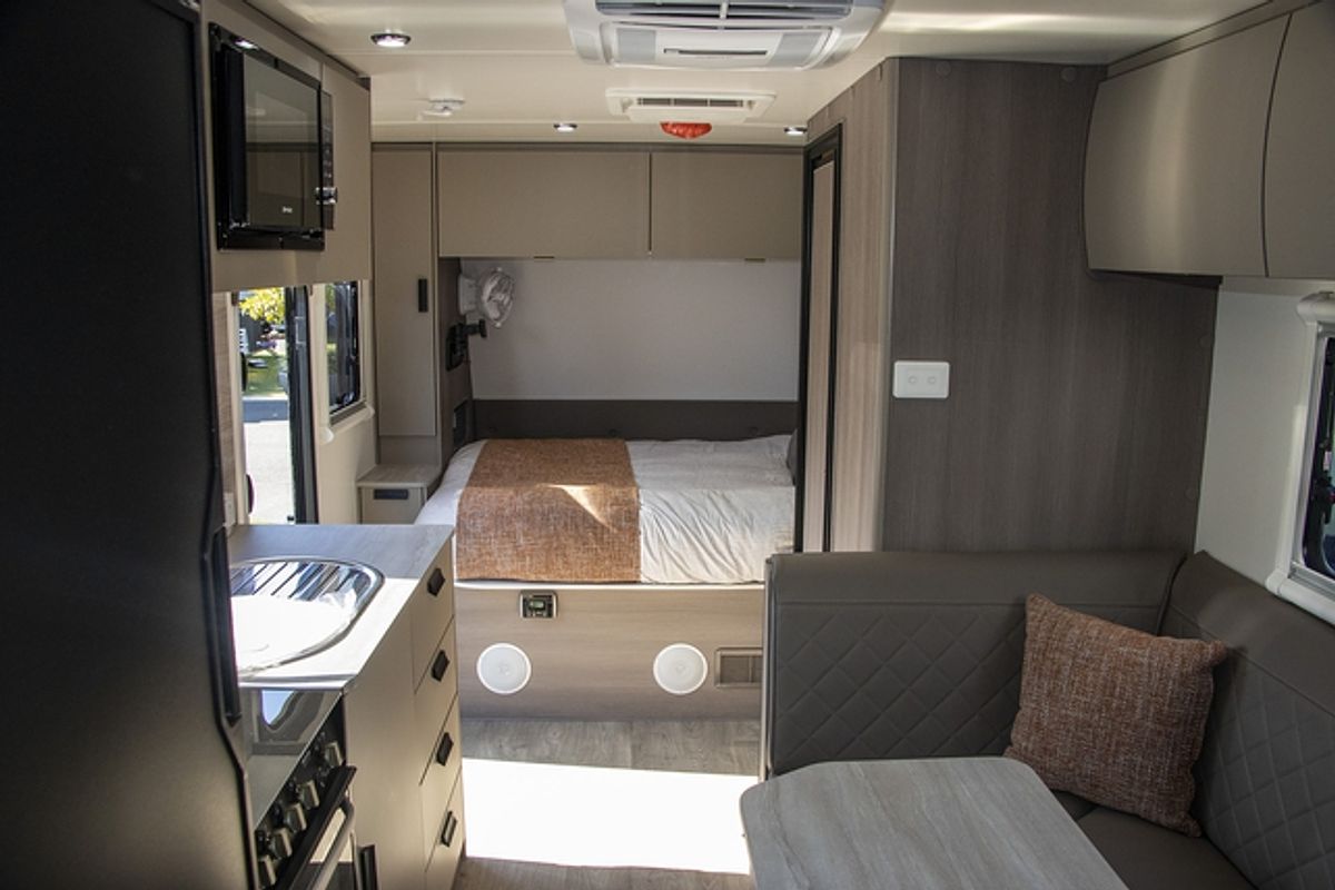 2024 Jayco BASE STATION CARAVAN 24.75-6.4T.BS-MY24