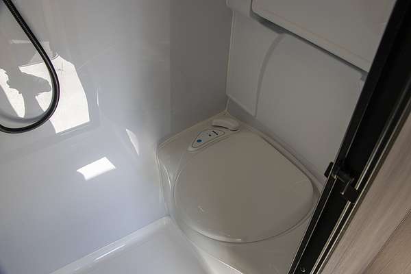 2024 Jayco BASE STATION CARAVAN 24.75-6.4T.BS-MY24