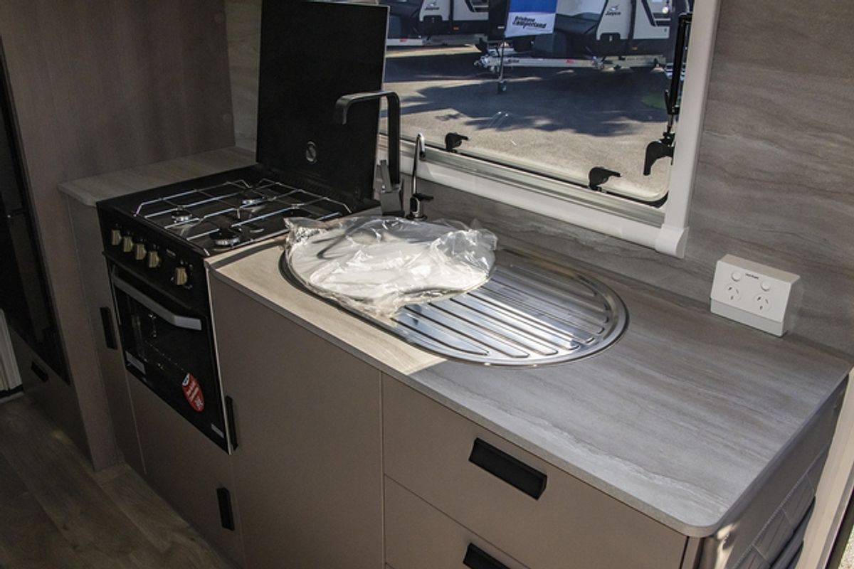 2024 Jayco BASE STATION CARAVAN 24.75-6.4T.BS-MY24