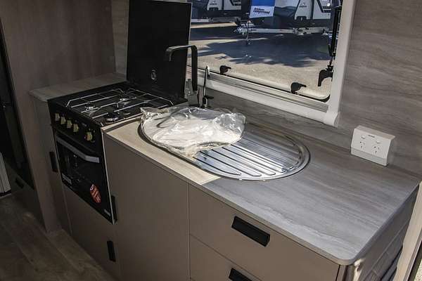 2024 Jayco BASE STATION CARAVAN 24.75-6.4T.BS-MY24