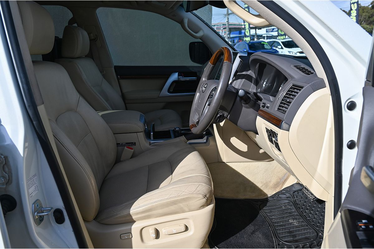 2016 Toyota Landcruiser Sahara VDJ200R