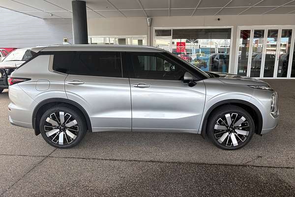 2025 Mitsubishi Outlander Exceed ZM