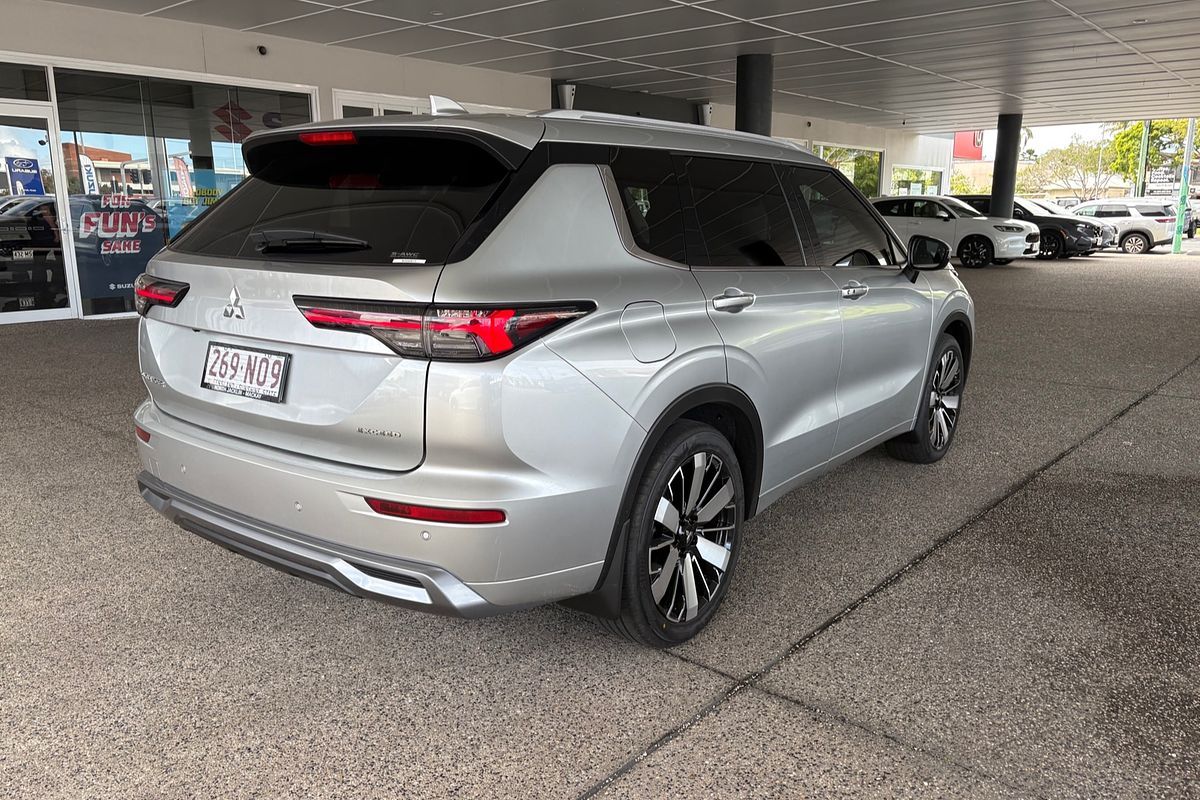 2025 Mitsubishi Outlander Exceed ZM