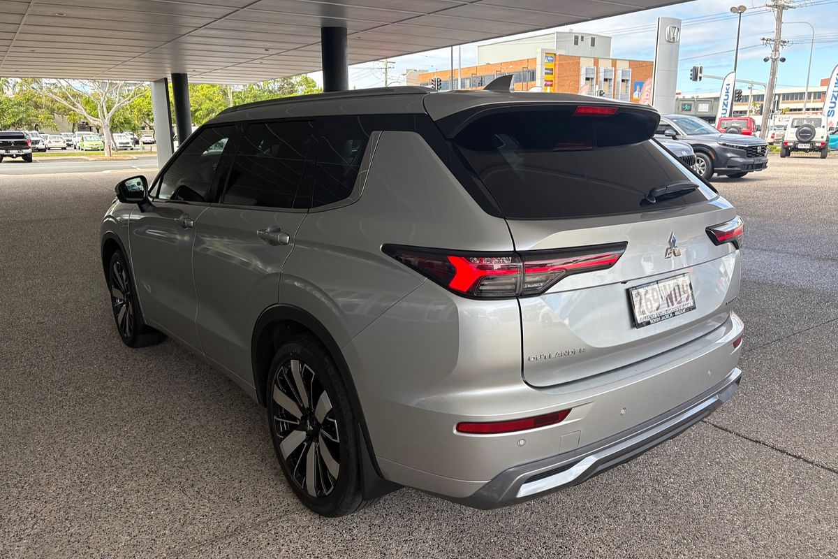 2025 Mitsubishi Outlander Exceed ZM