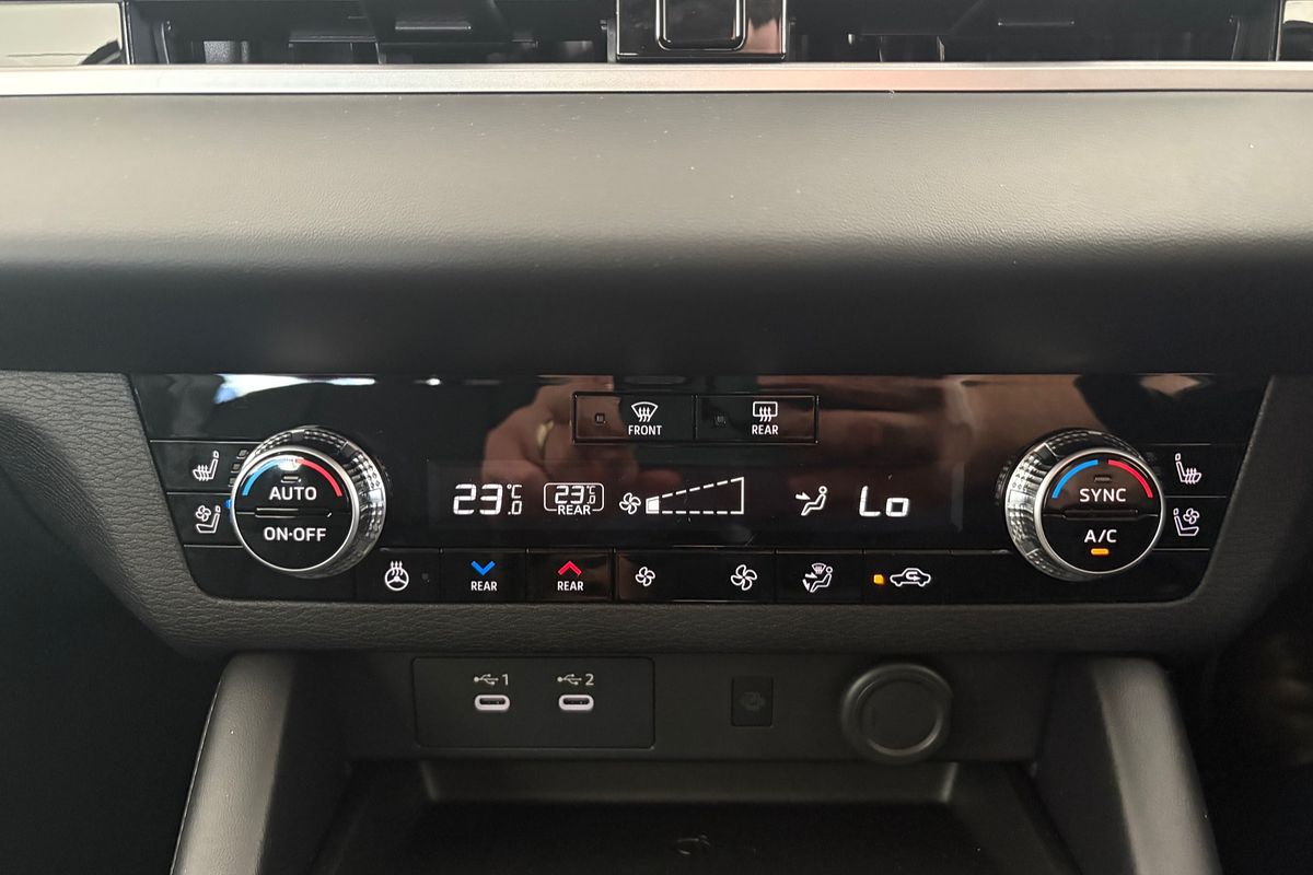 2025 Mitsubishi Outlander Exceed ZM